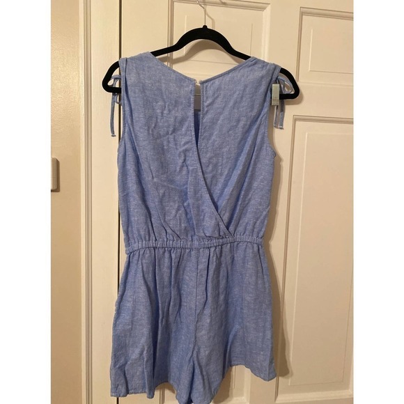 Old navy romper - Picture 3 of 3